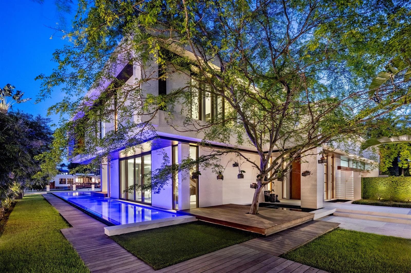 10 Pelican Dr