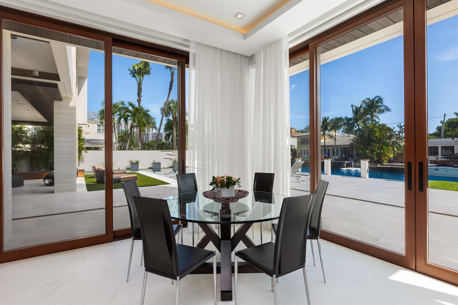 10 Pelican Dr