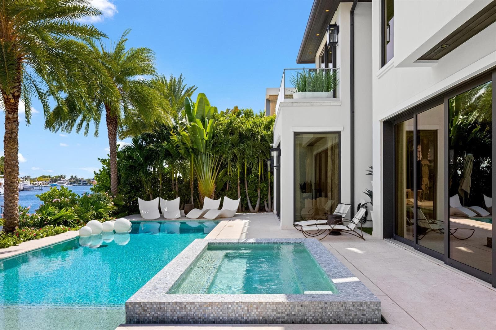 70 Isla Bahia Dr