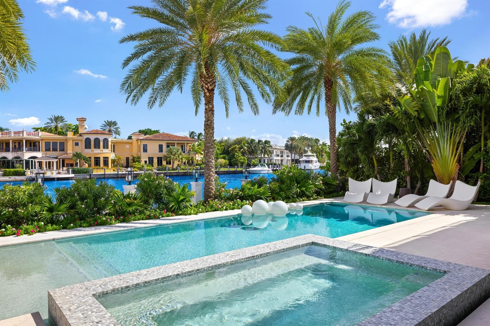 70 Isla Bahia Dr