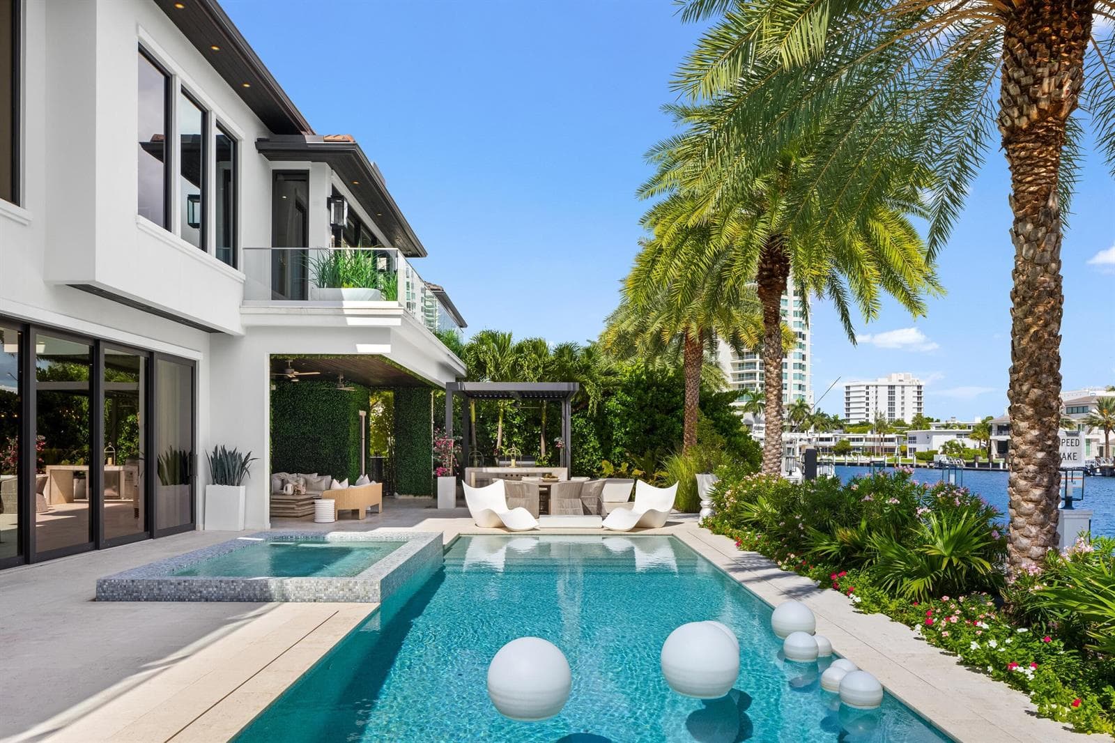 70 Isla Bahia Dr