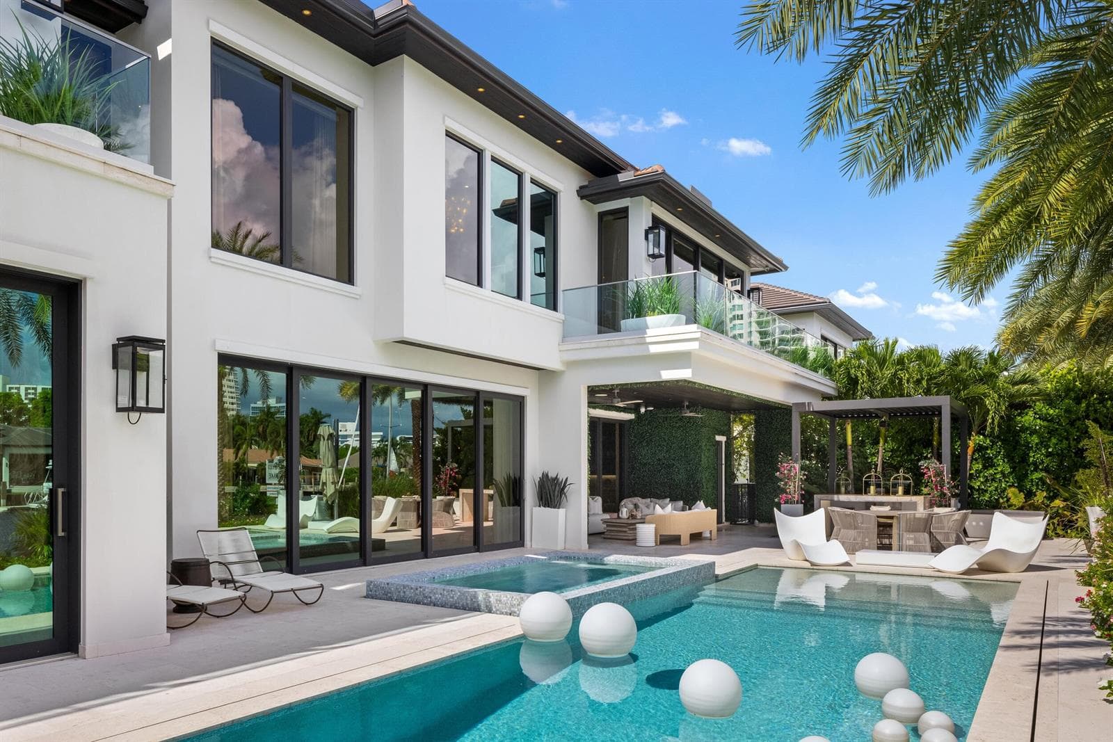 70 Isla Bahia Dr