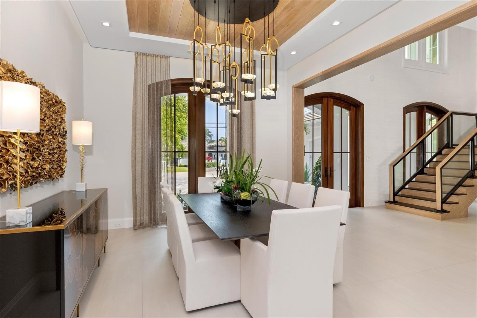 2520 Del Lago Dr