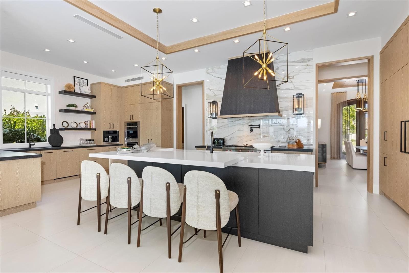 2520 Del Lago Dr