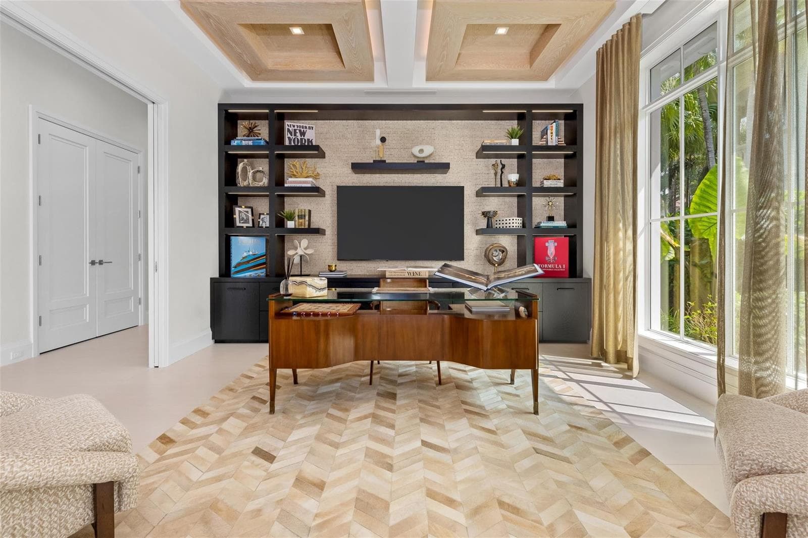 2520 Del Lago Dr