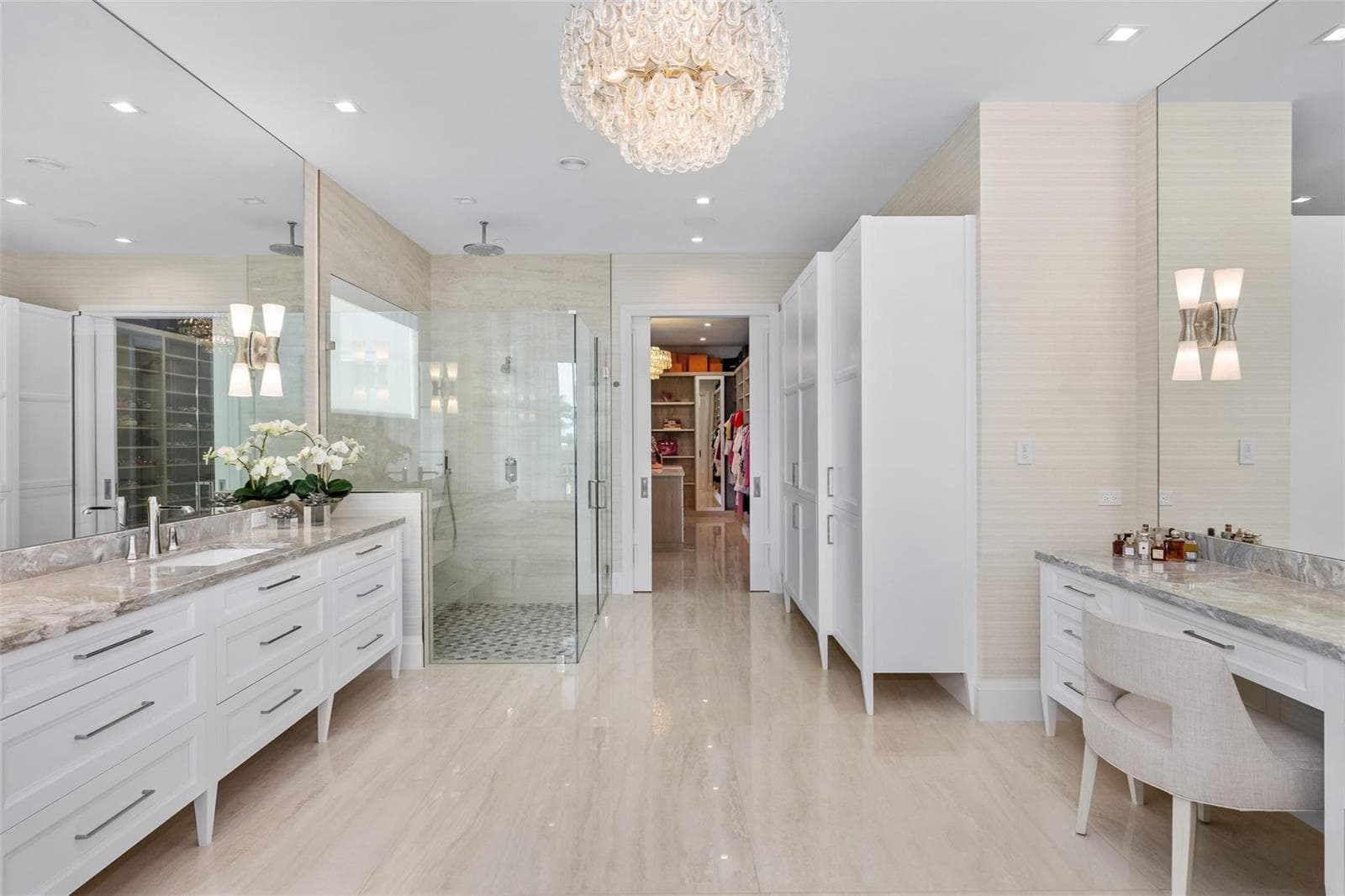 2520 Del Lago Dr