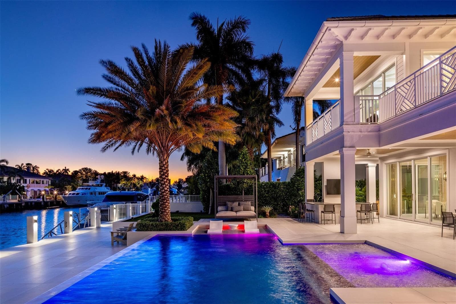 2520 Del Lago Dr