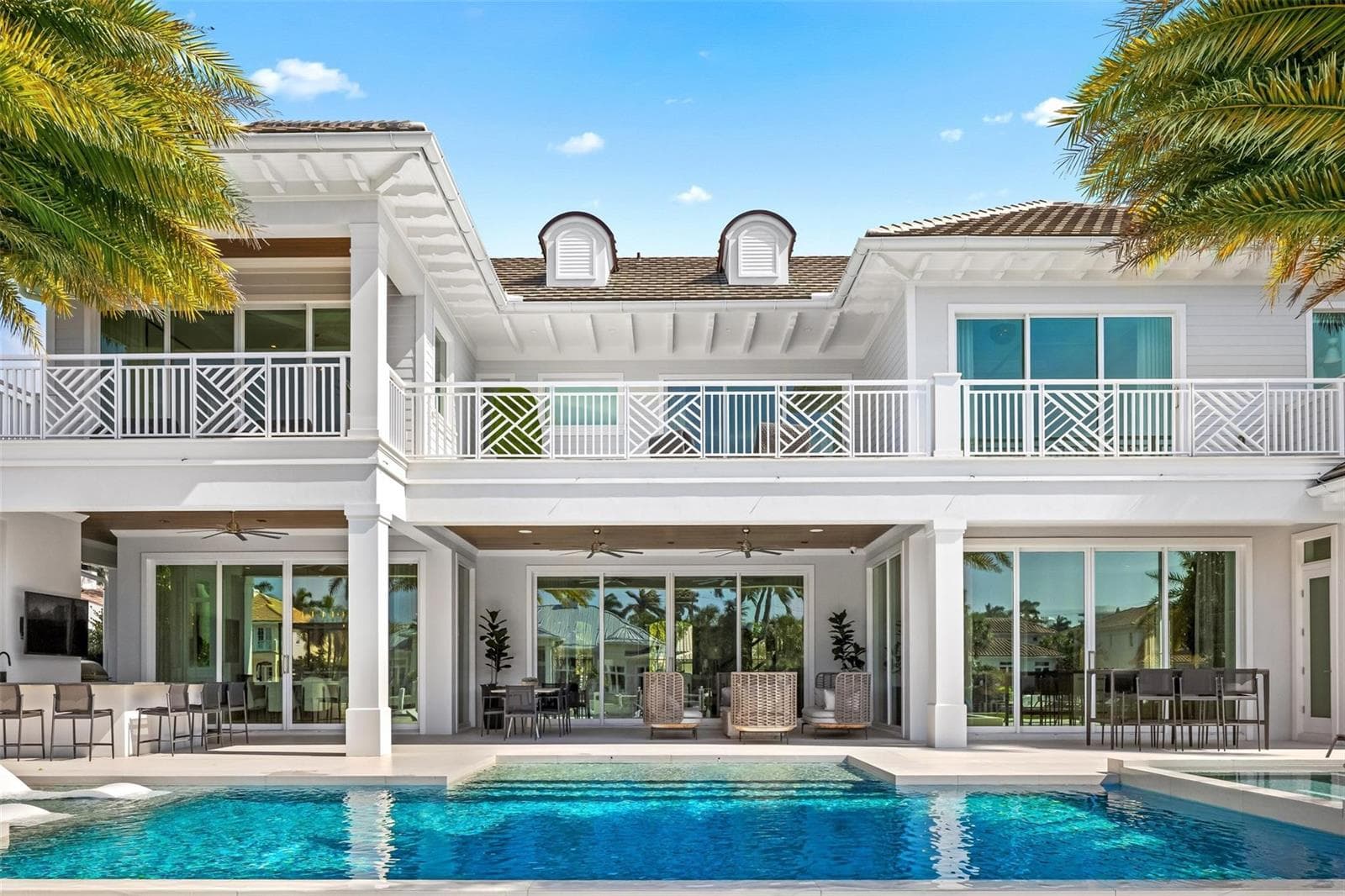 2520 Del Lago Dr