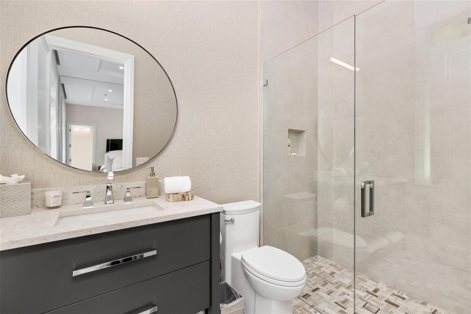 2520 Del Lago Dr