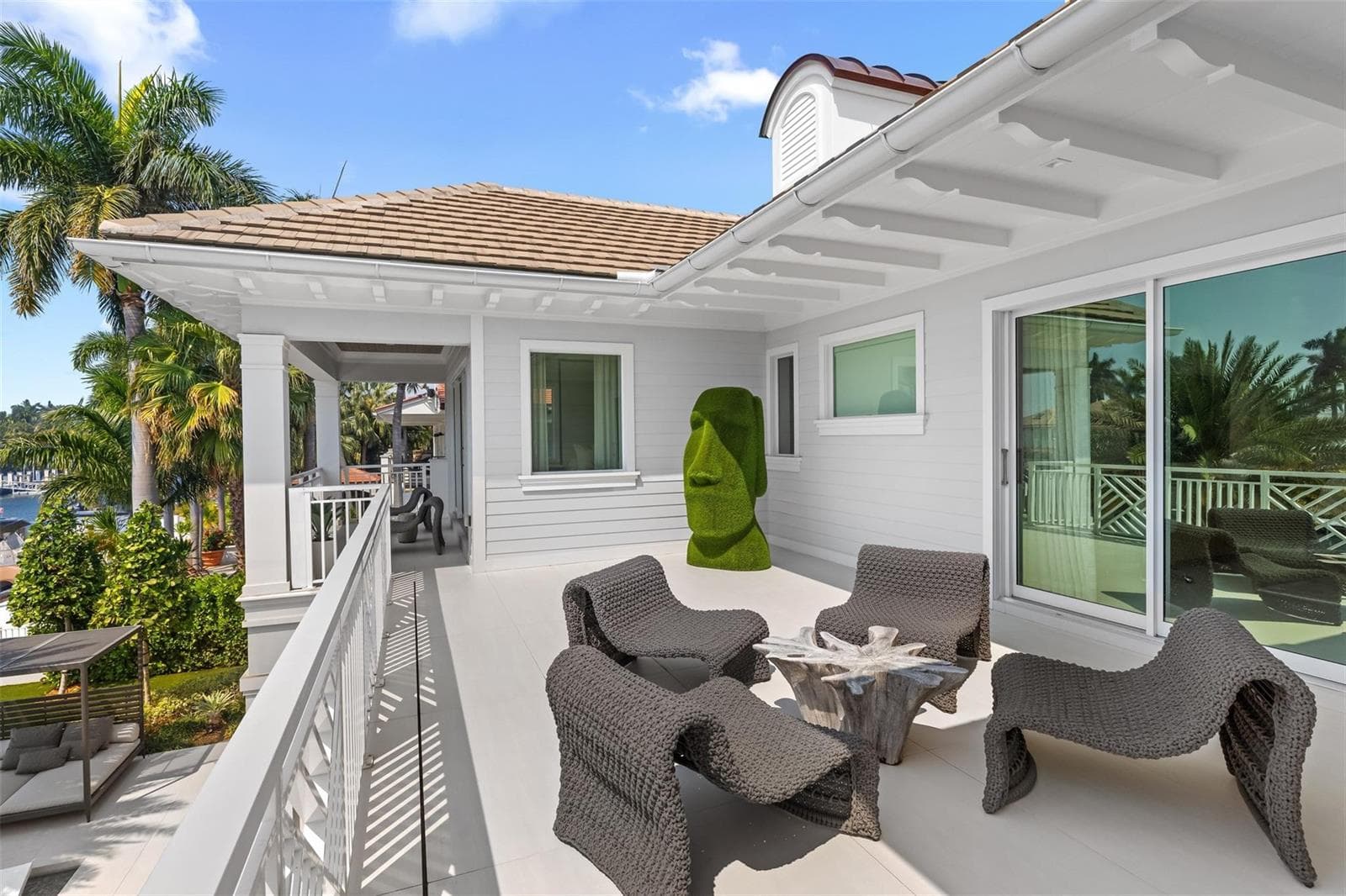 2520 Del Lago Dr