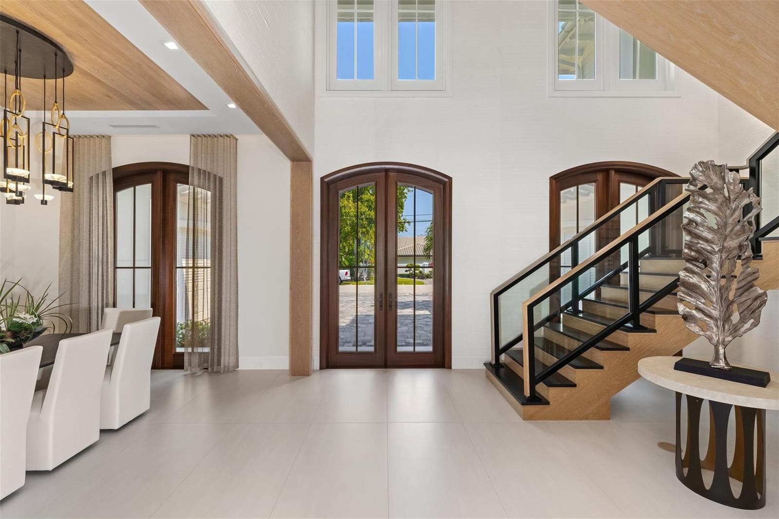 2520 Del Lago Dr