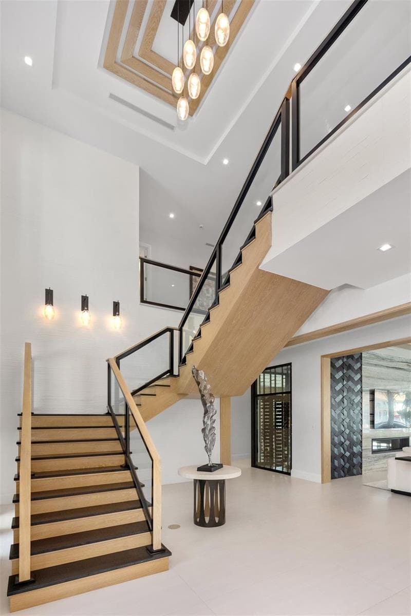 2520 Del Lago Dr