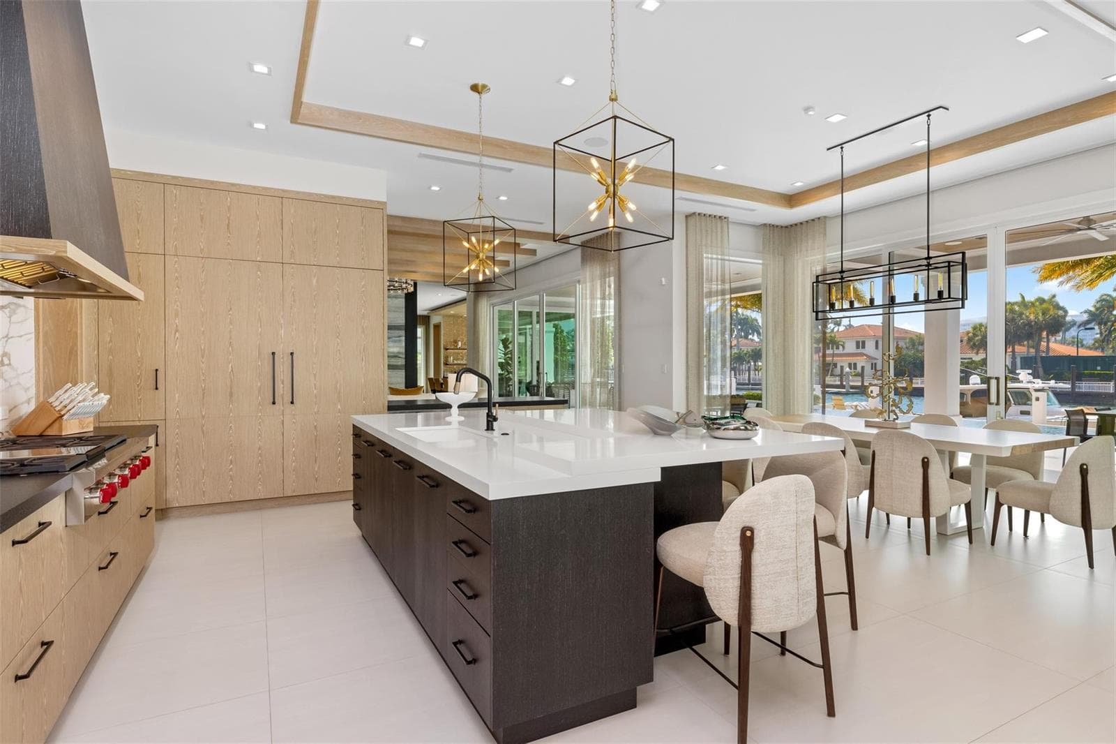 2520 Del Lago Dr