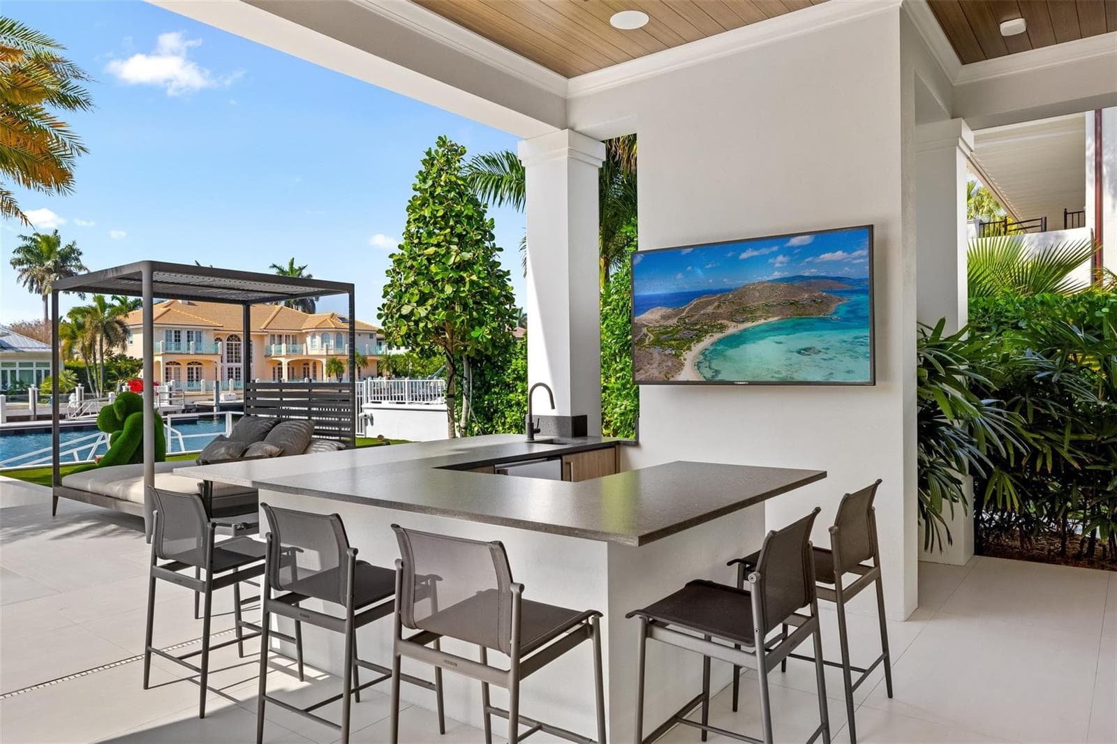 2520 Del Lago Dr