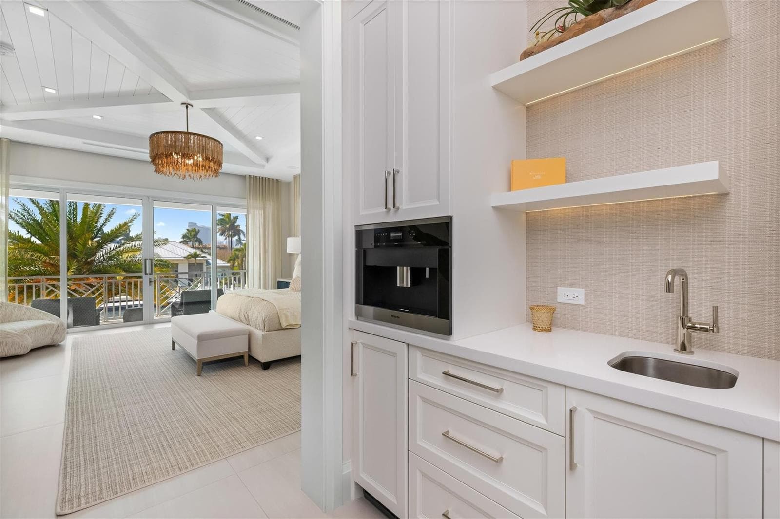 2520 Del Lago Dr