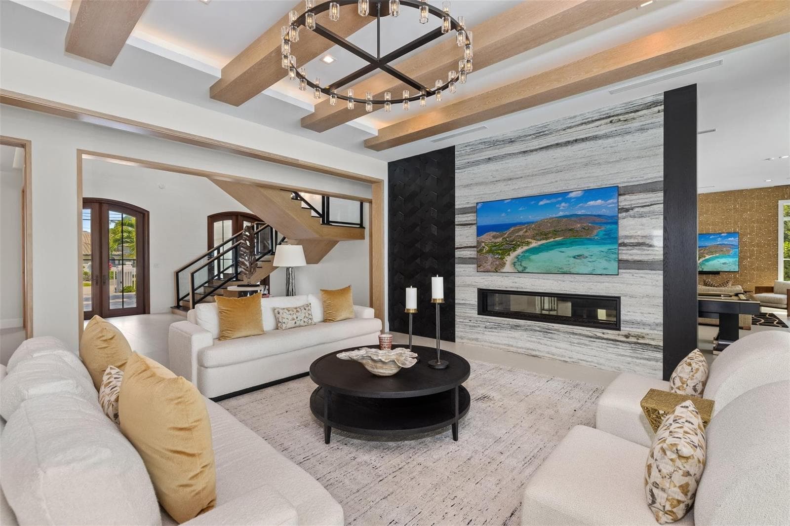 2520 Del Lago Dr