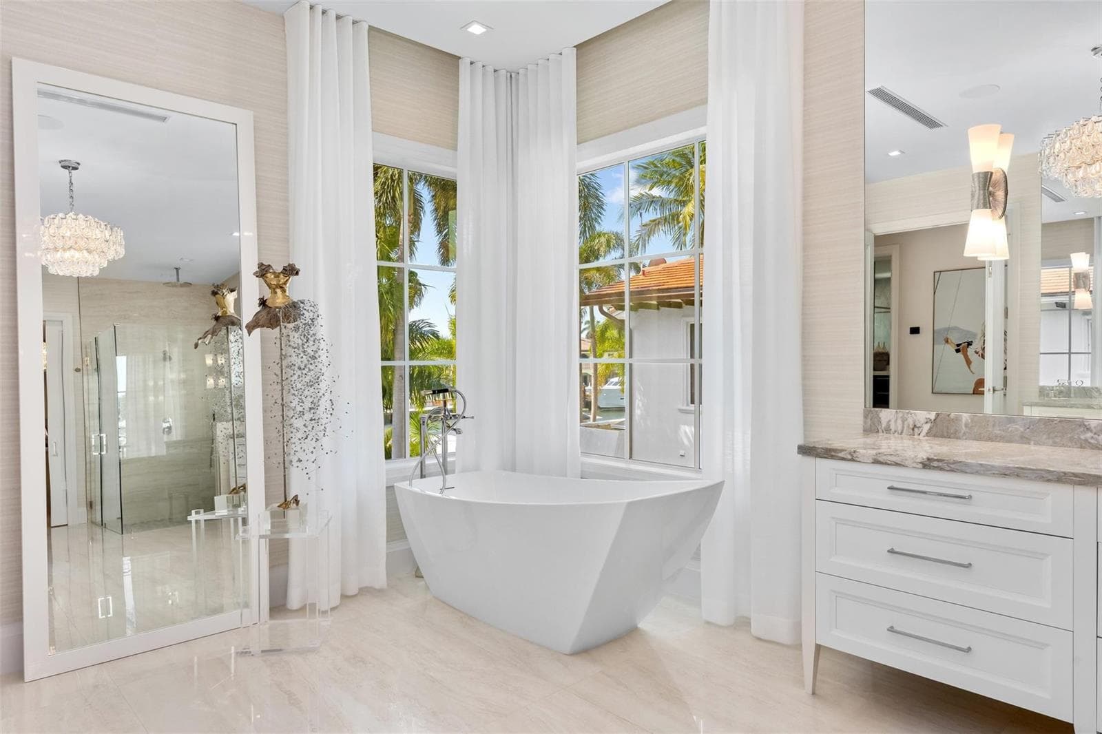 2520 Del Lago Dr