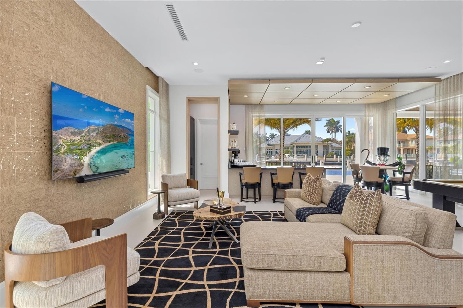 2520 Del Lago Dr