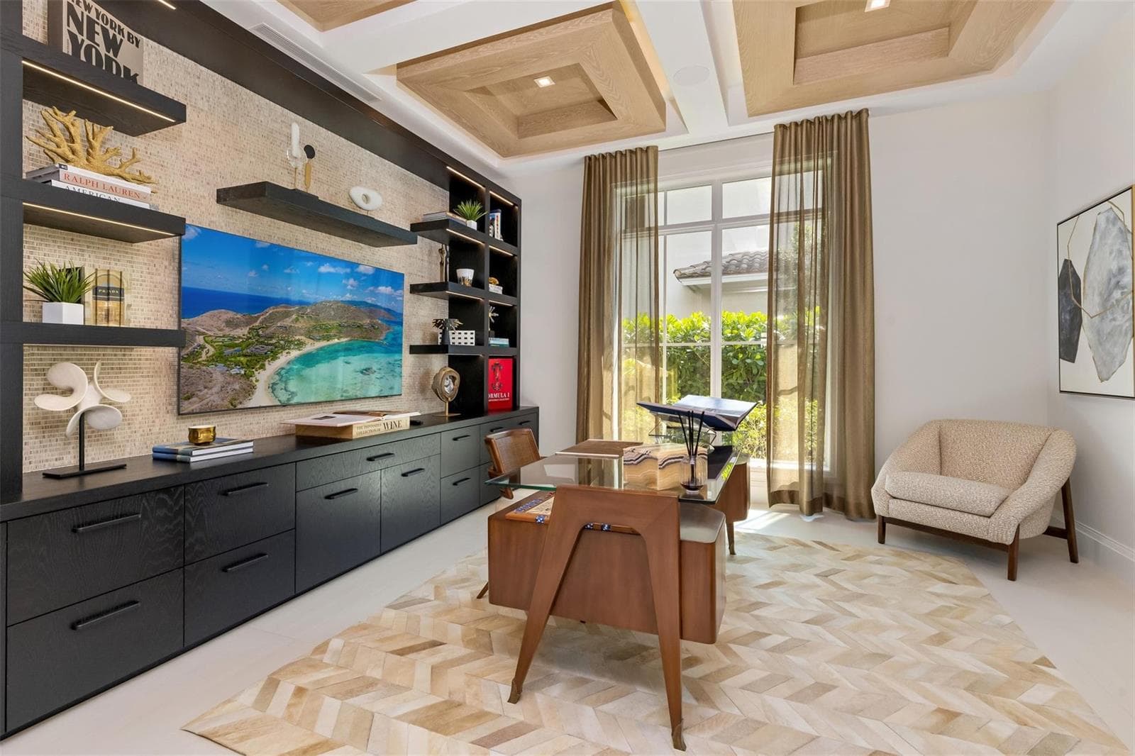 2520 Del Lago Dr