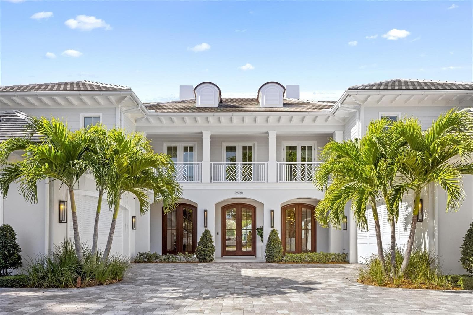 2520 Del Lago Dr