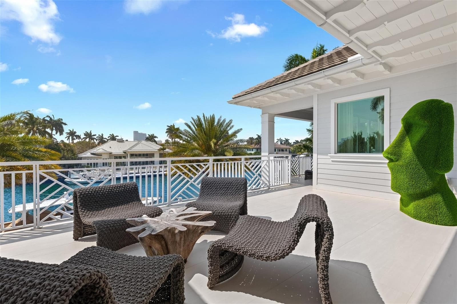 2520 Del Lago Dr