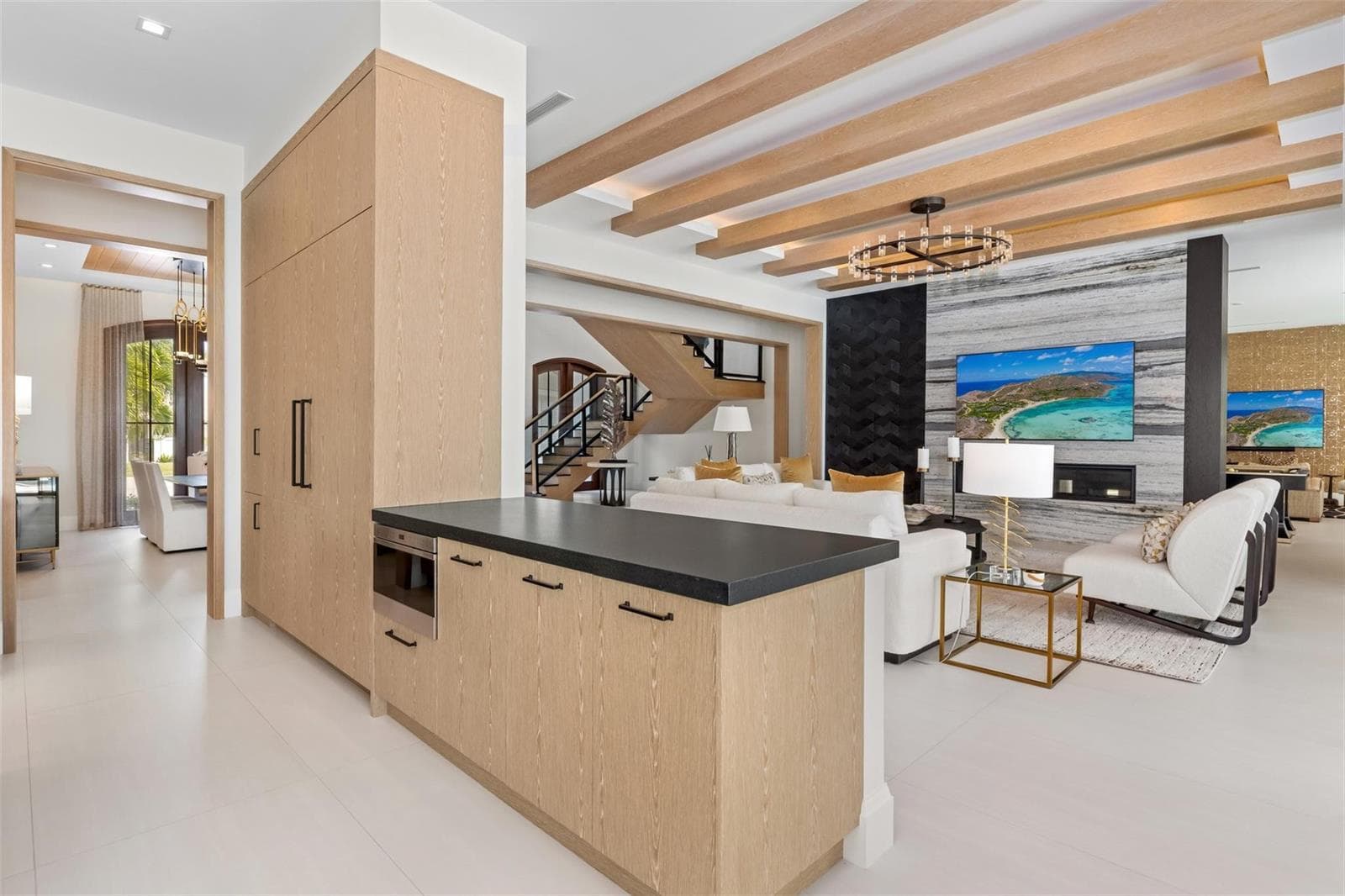 2520 Del Lago Dr