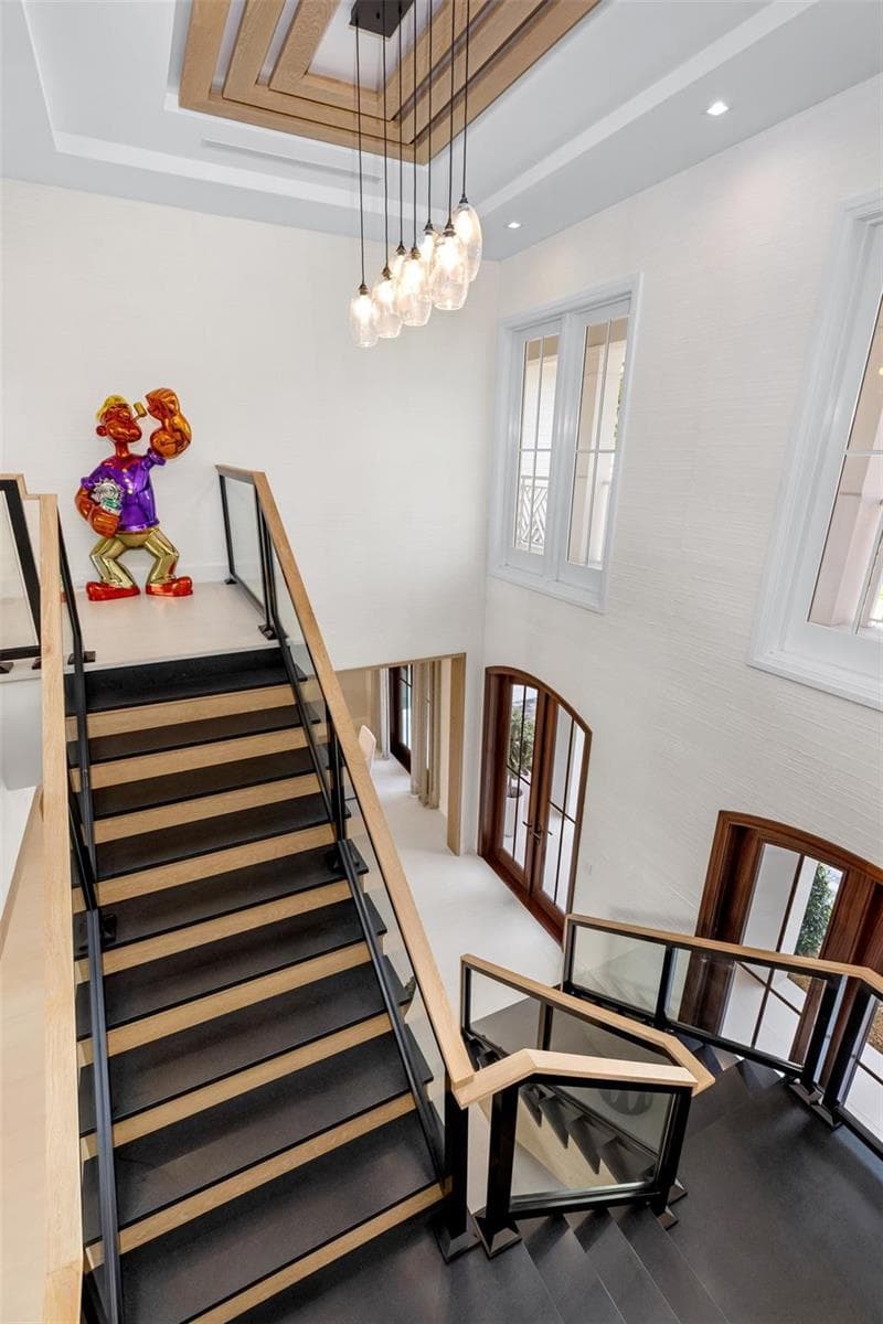 2520 Del Lago Dr
