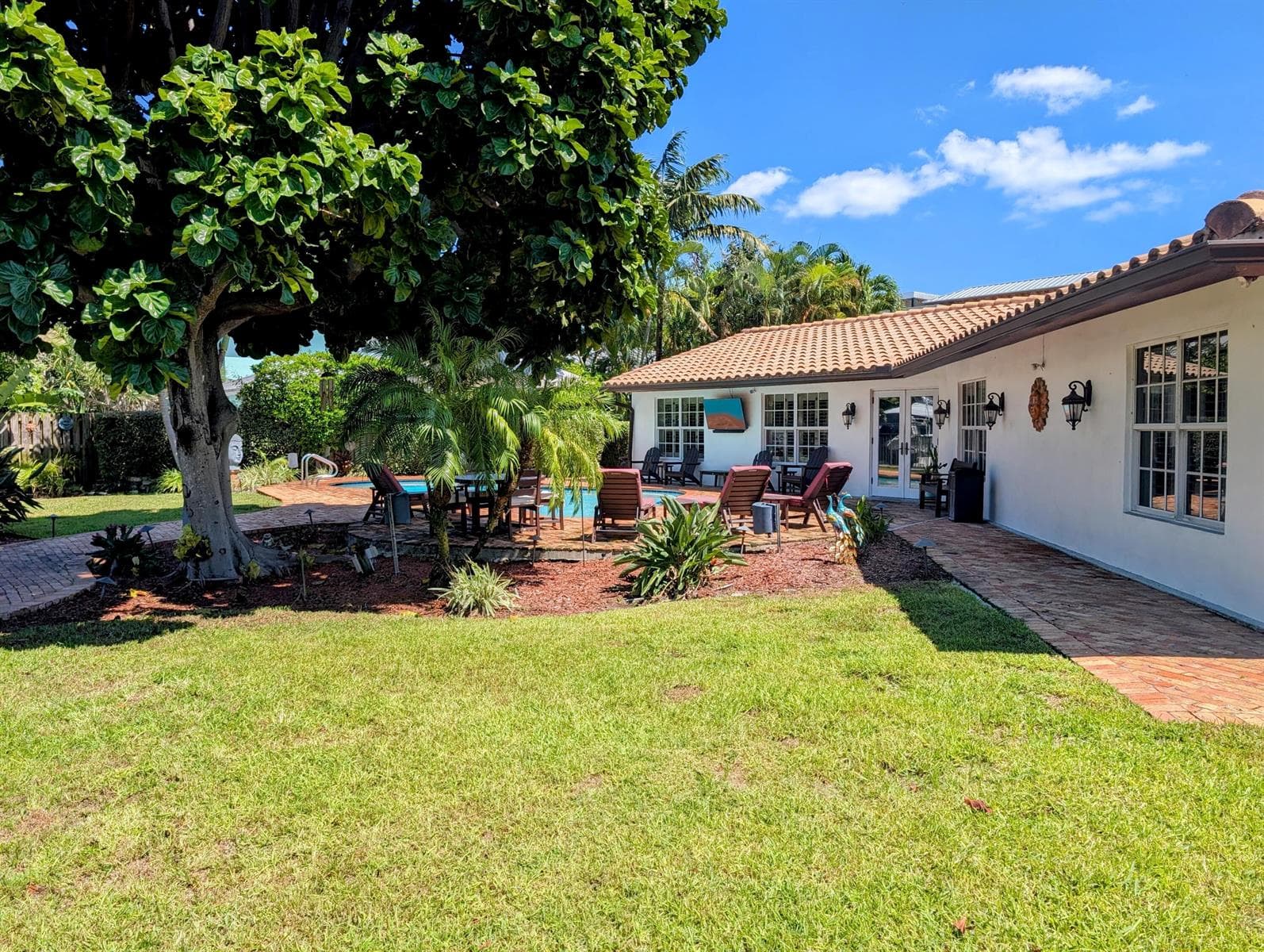 511 Lido Dr