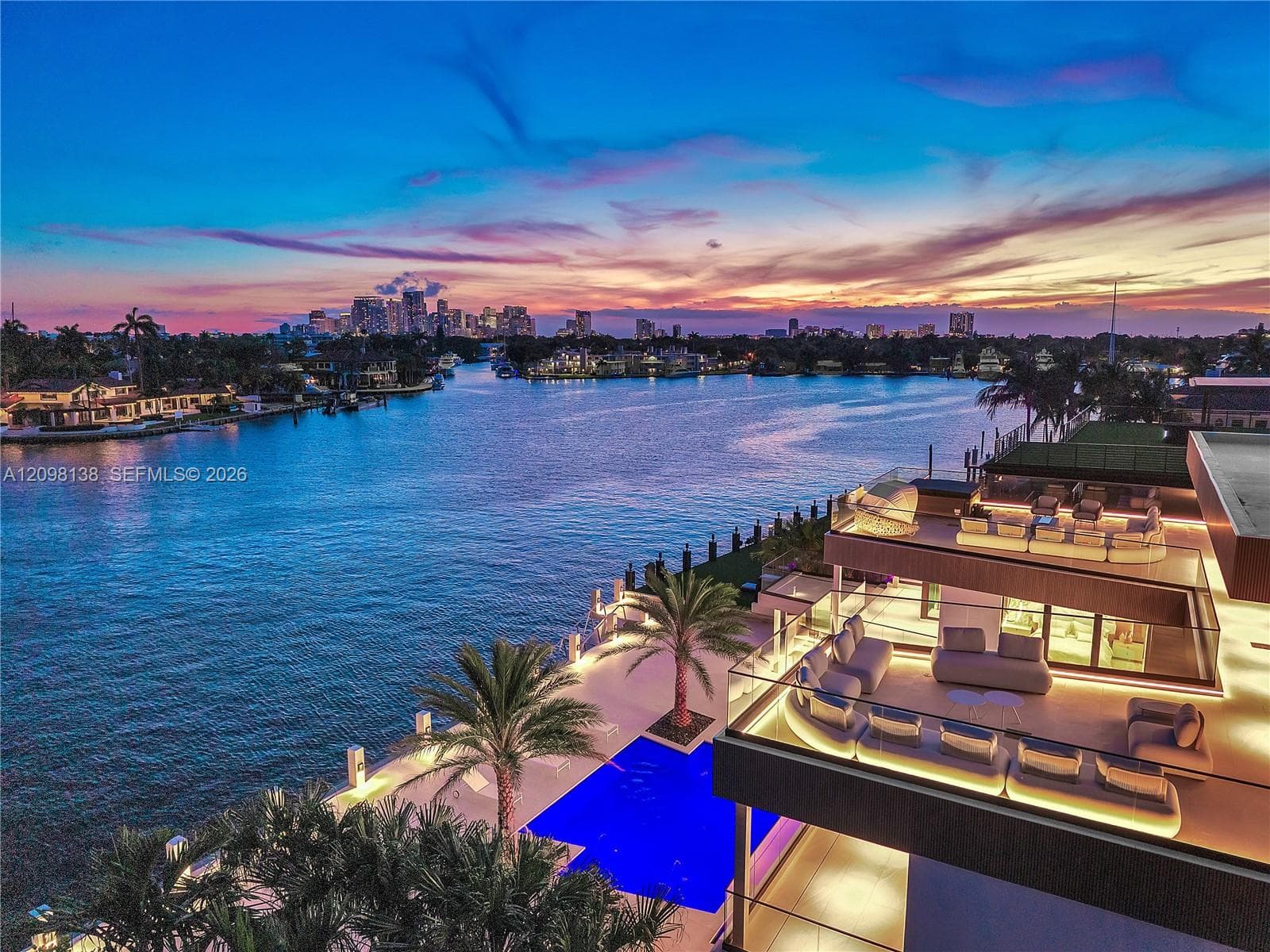 725 Middle River Dr