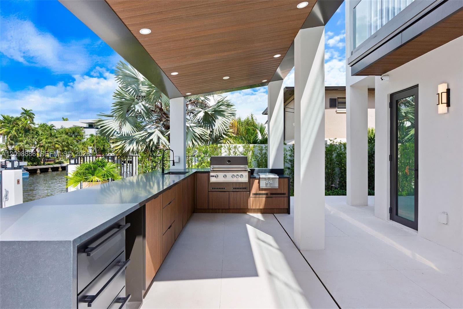 441 Isle of Palms Dr
