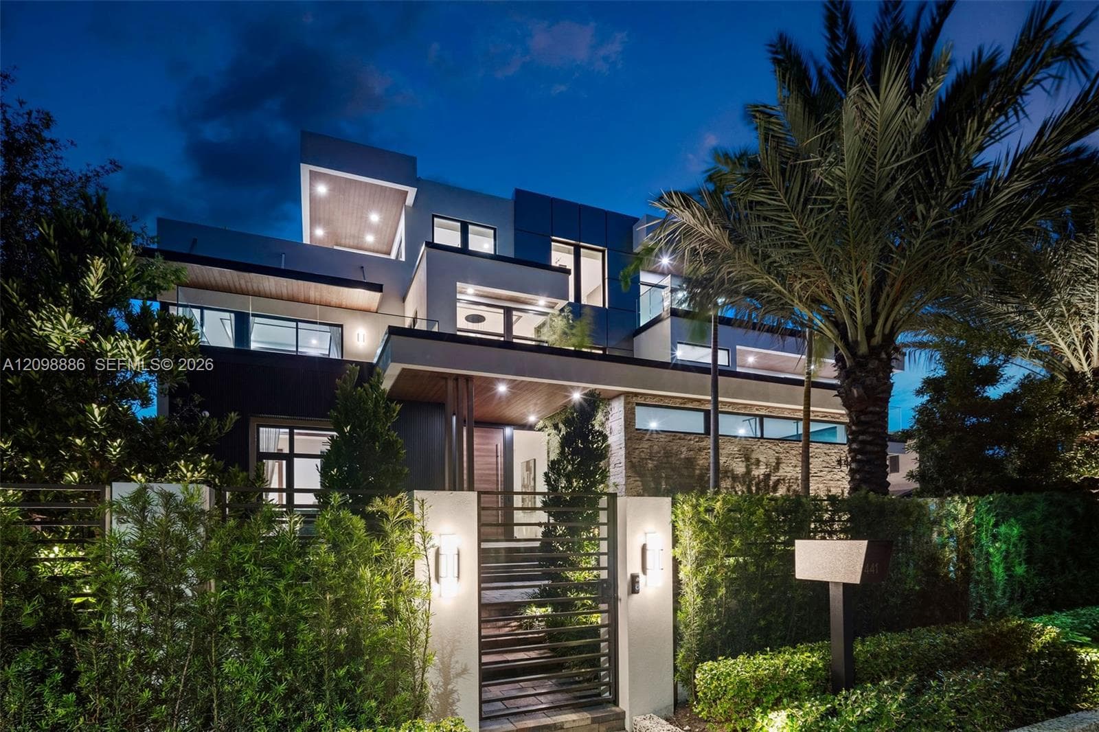 441 Isle of Palms Dr