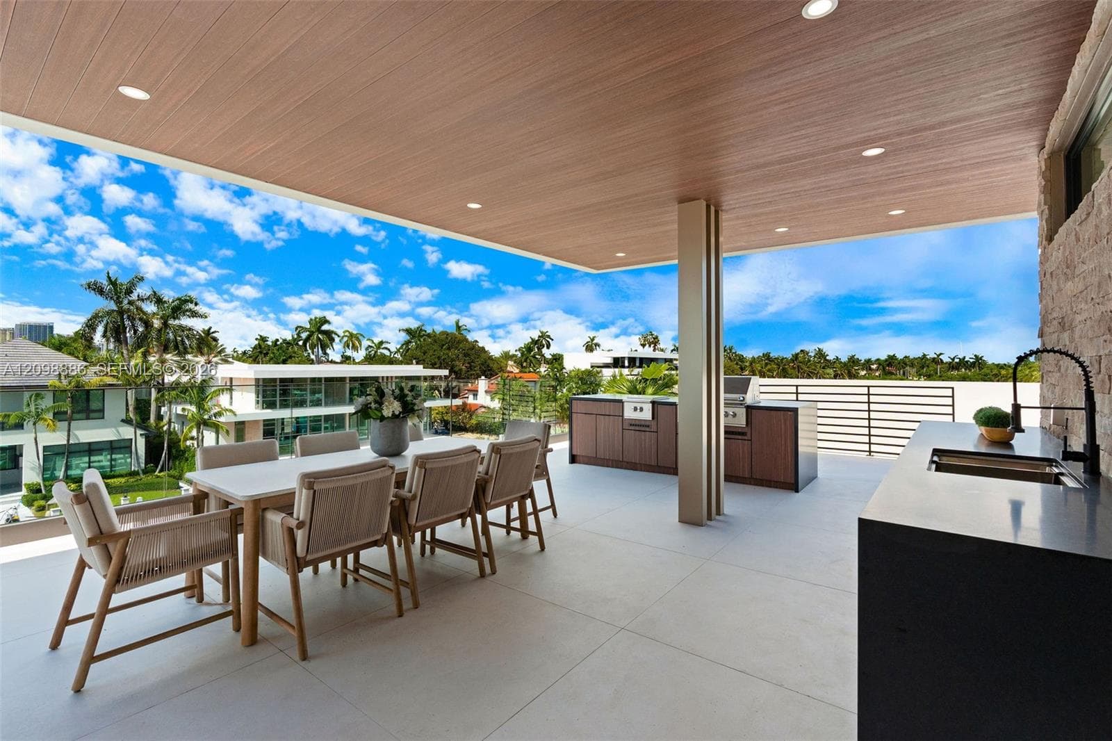 441 Isle of Palms Dr