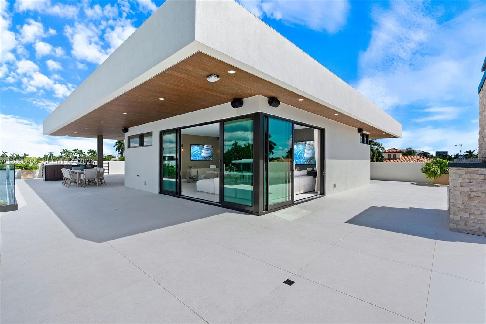 441 Isle of Palms Dr
