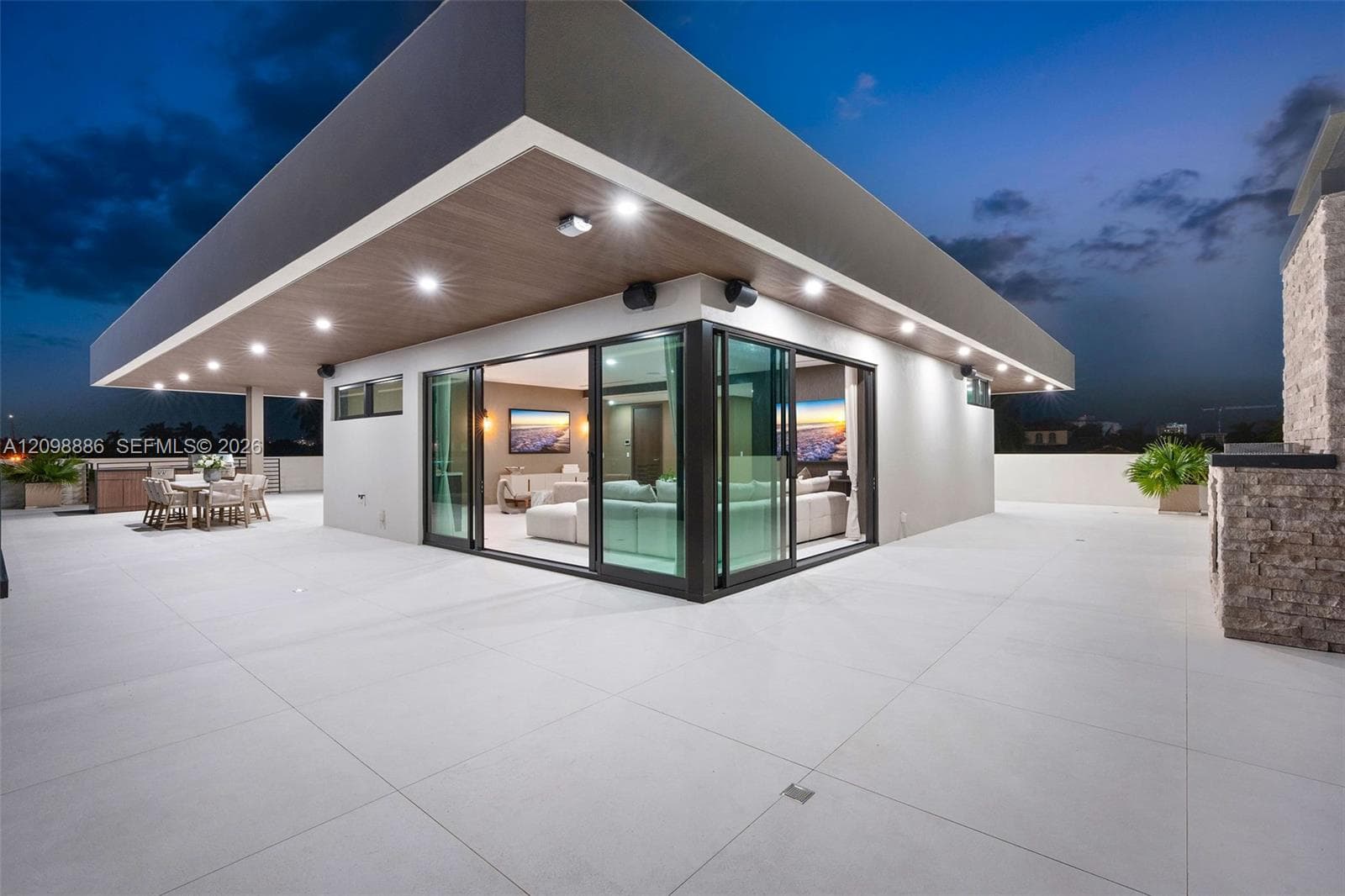 441 Isle of Palms Dr