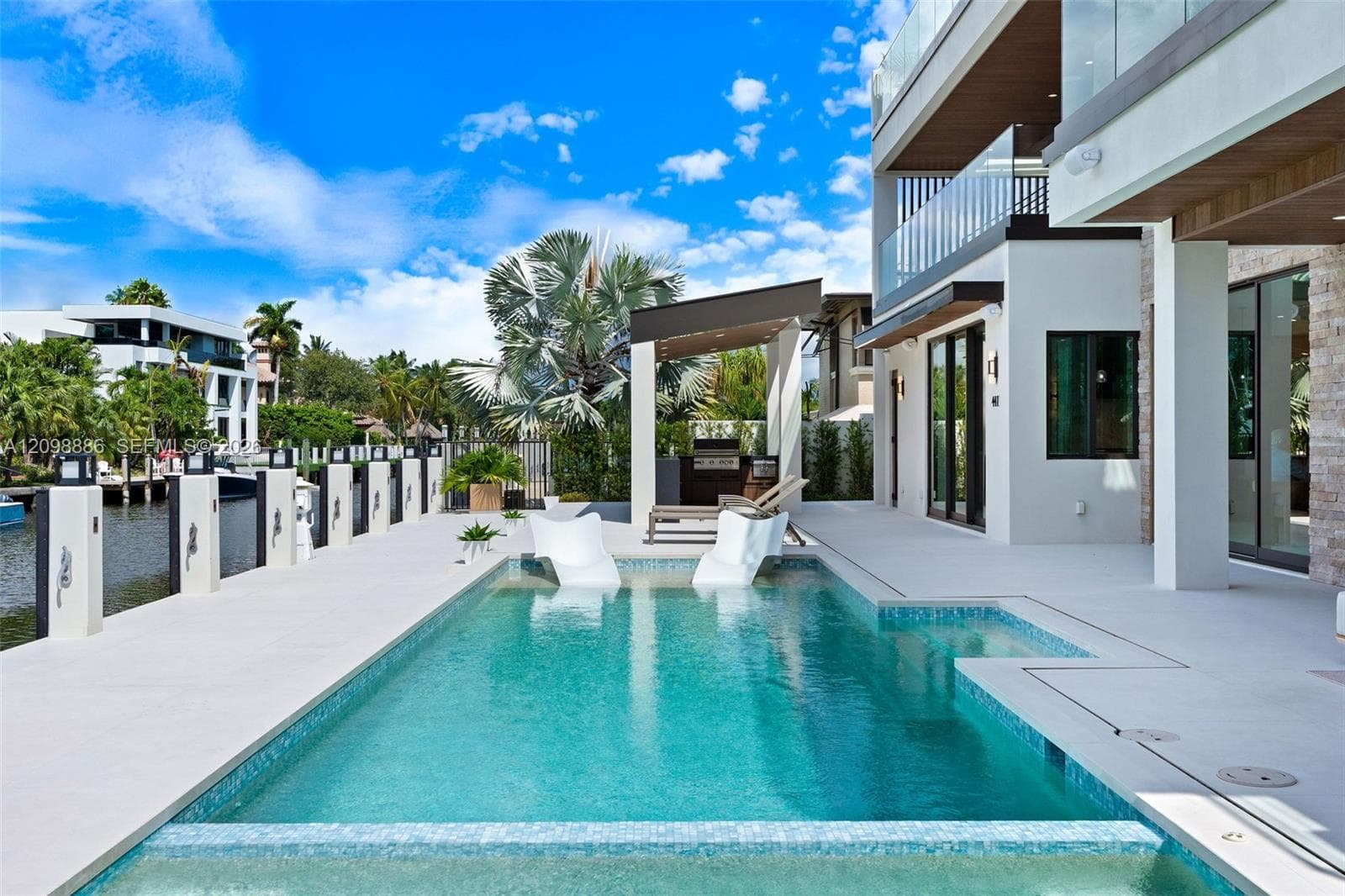 441 Isle of Palms Dr
