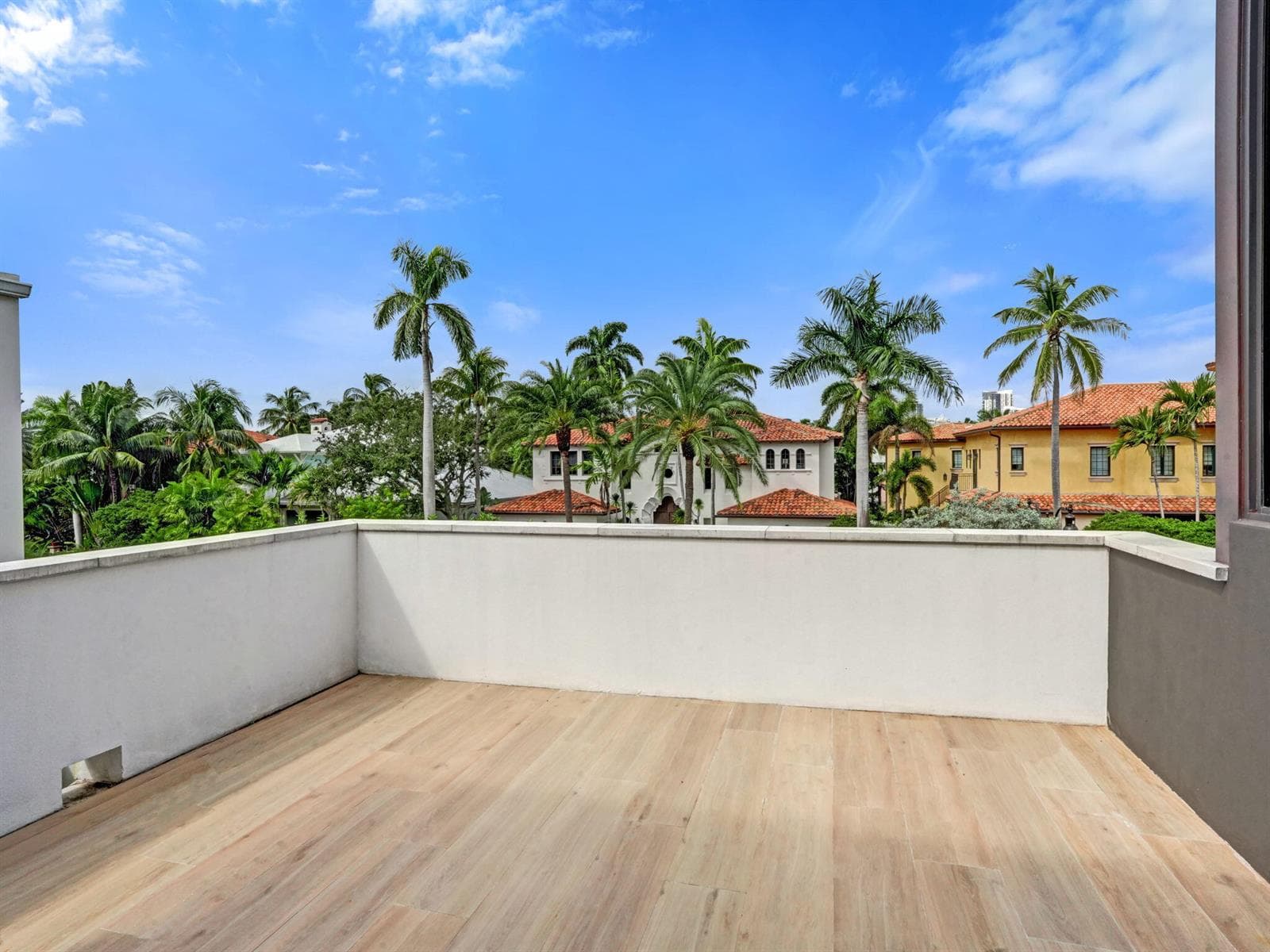 424 Coconut Isle Dr