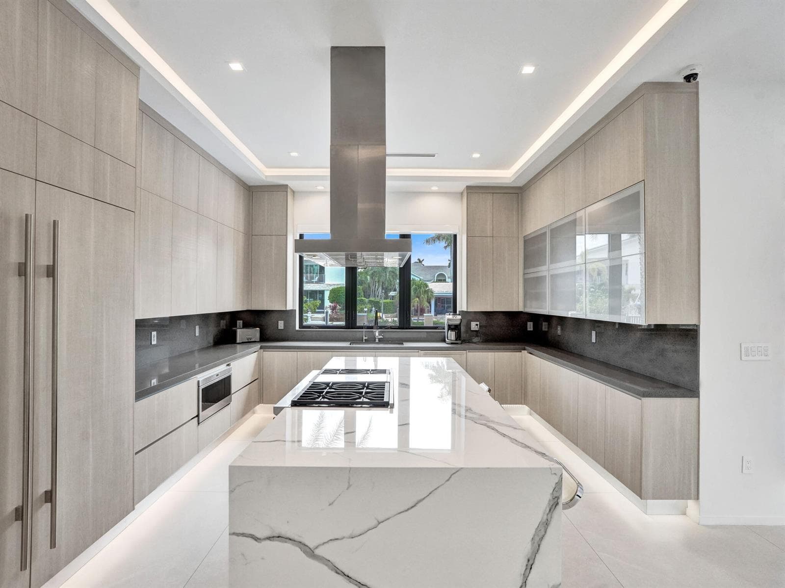 424 Coconut Isle Dr