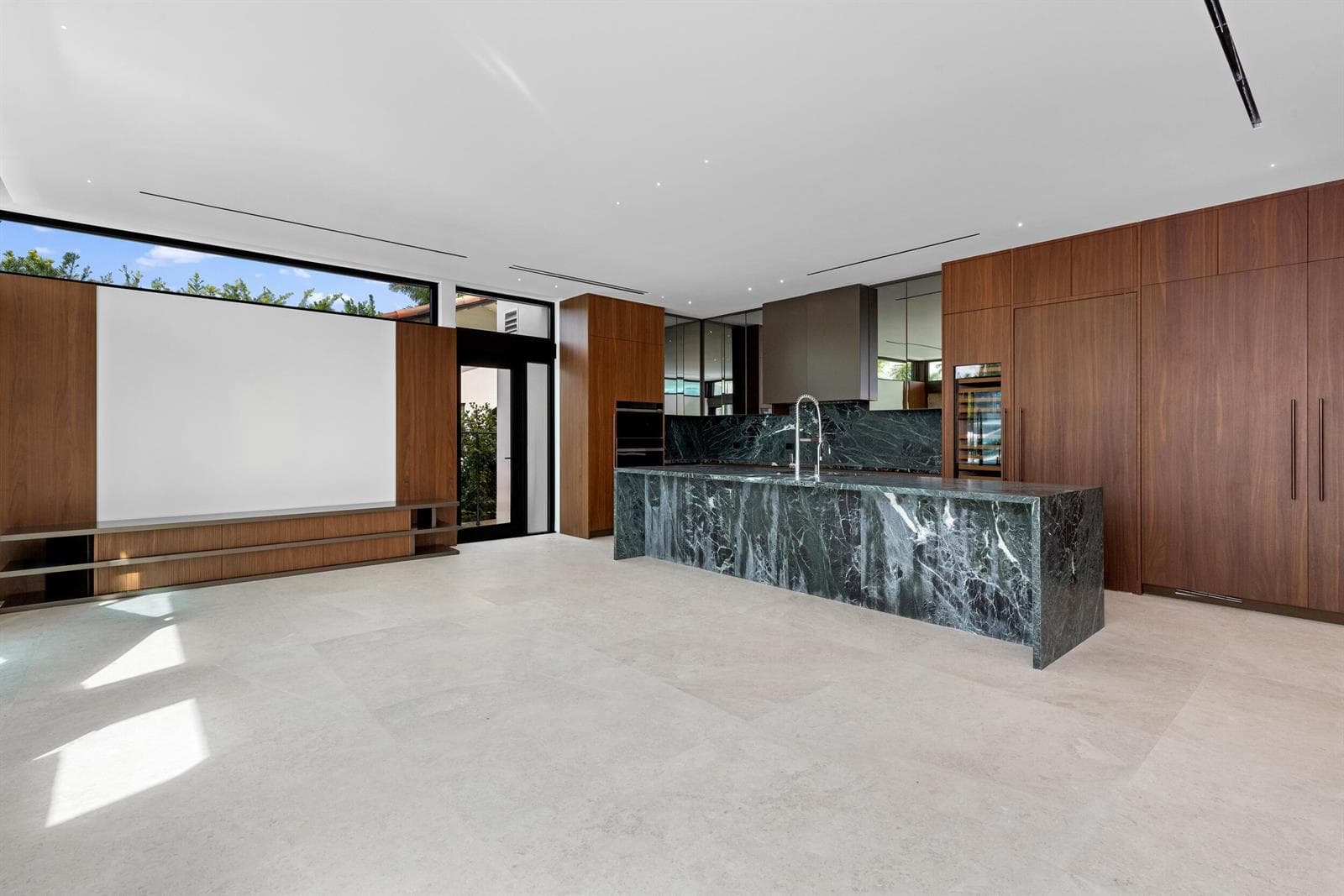 97 Nurmi Dr