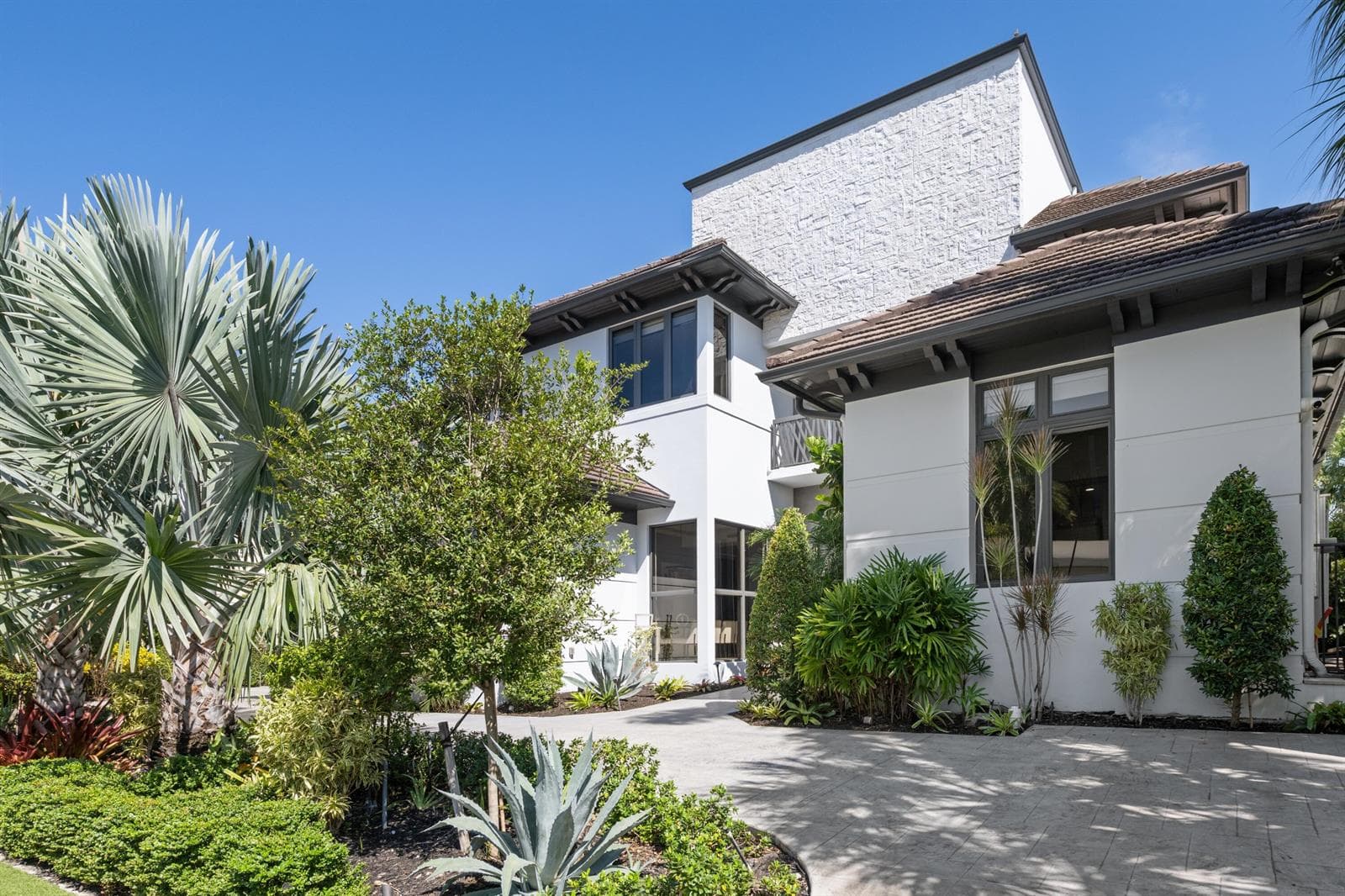 720 Isle of Palms Dr