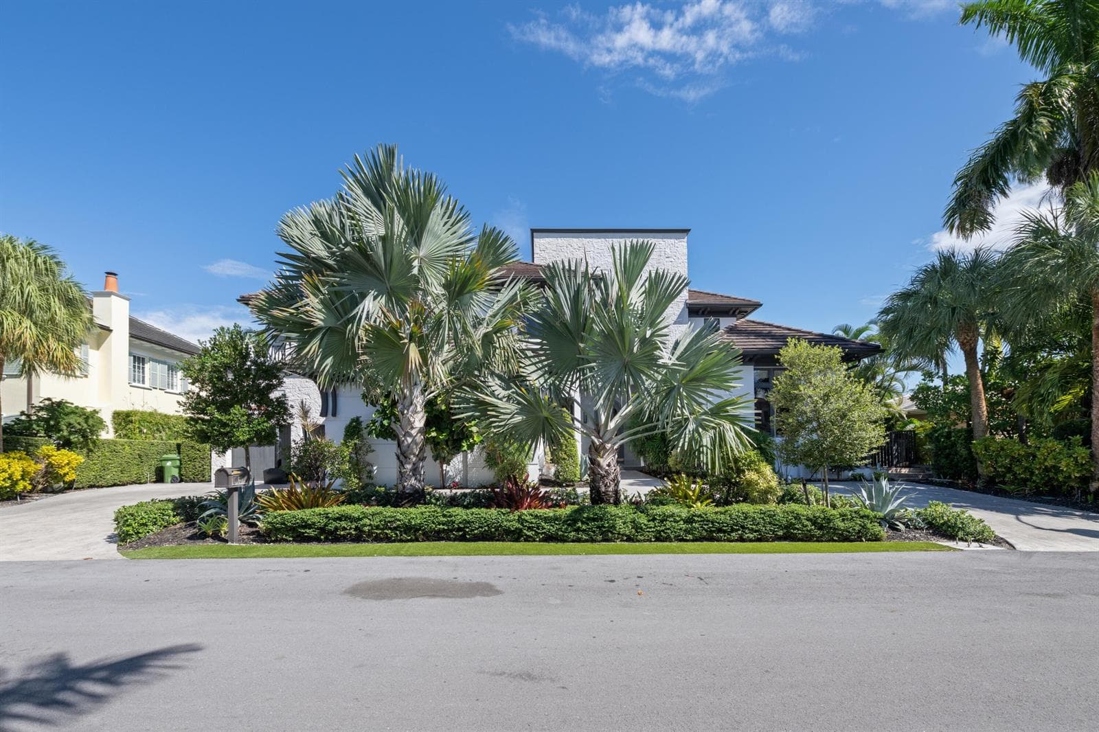 720 Isle of Palms Dr