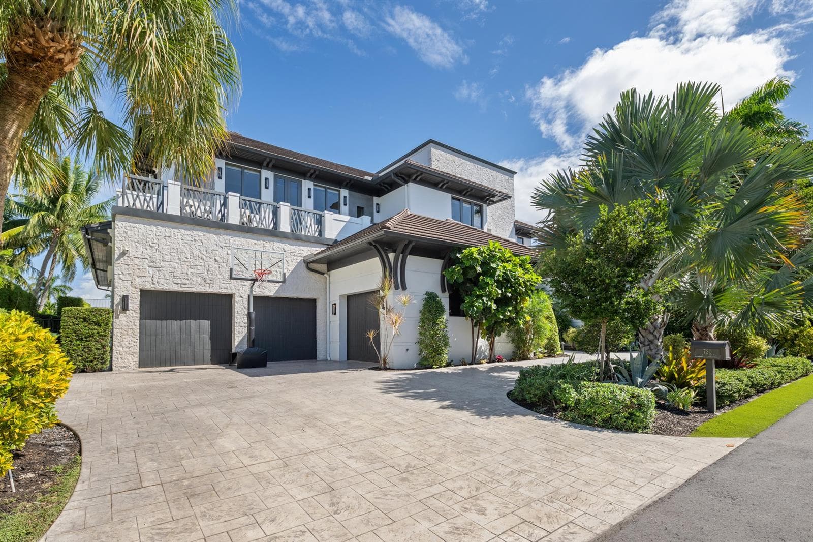 720 Isle of Palms Dr