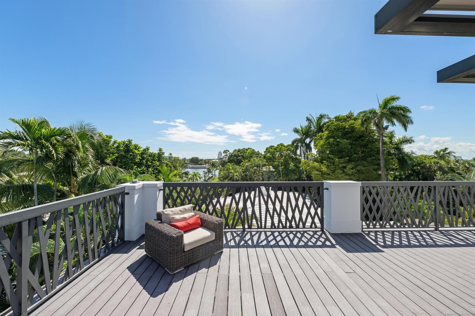 720 Isle of Palms Dr