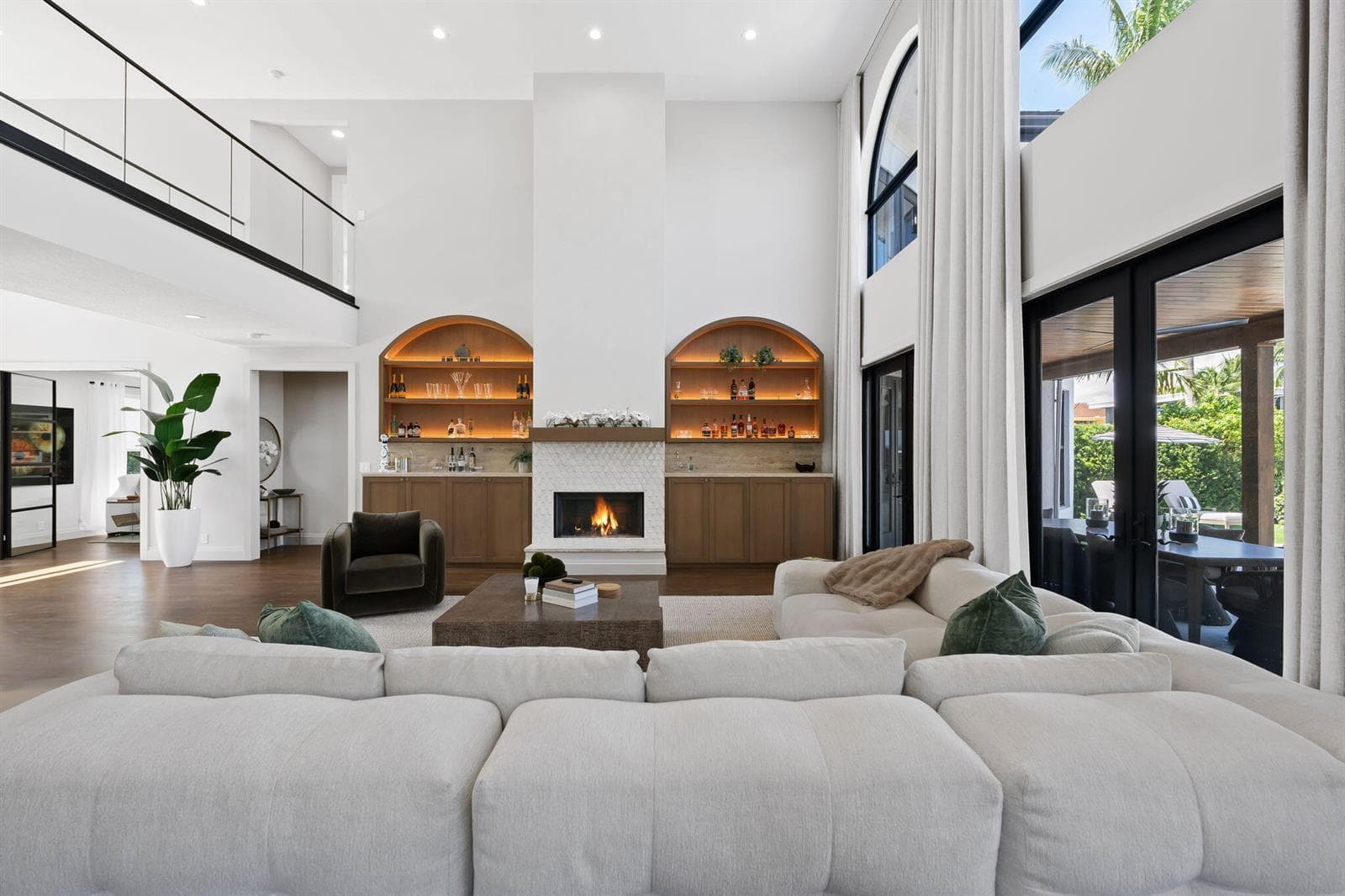 2525 Sea Island Dr