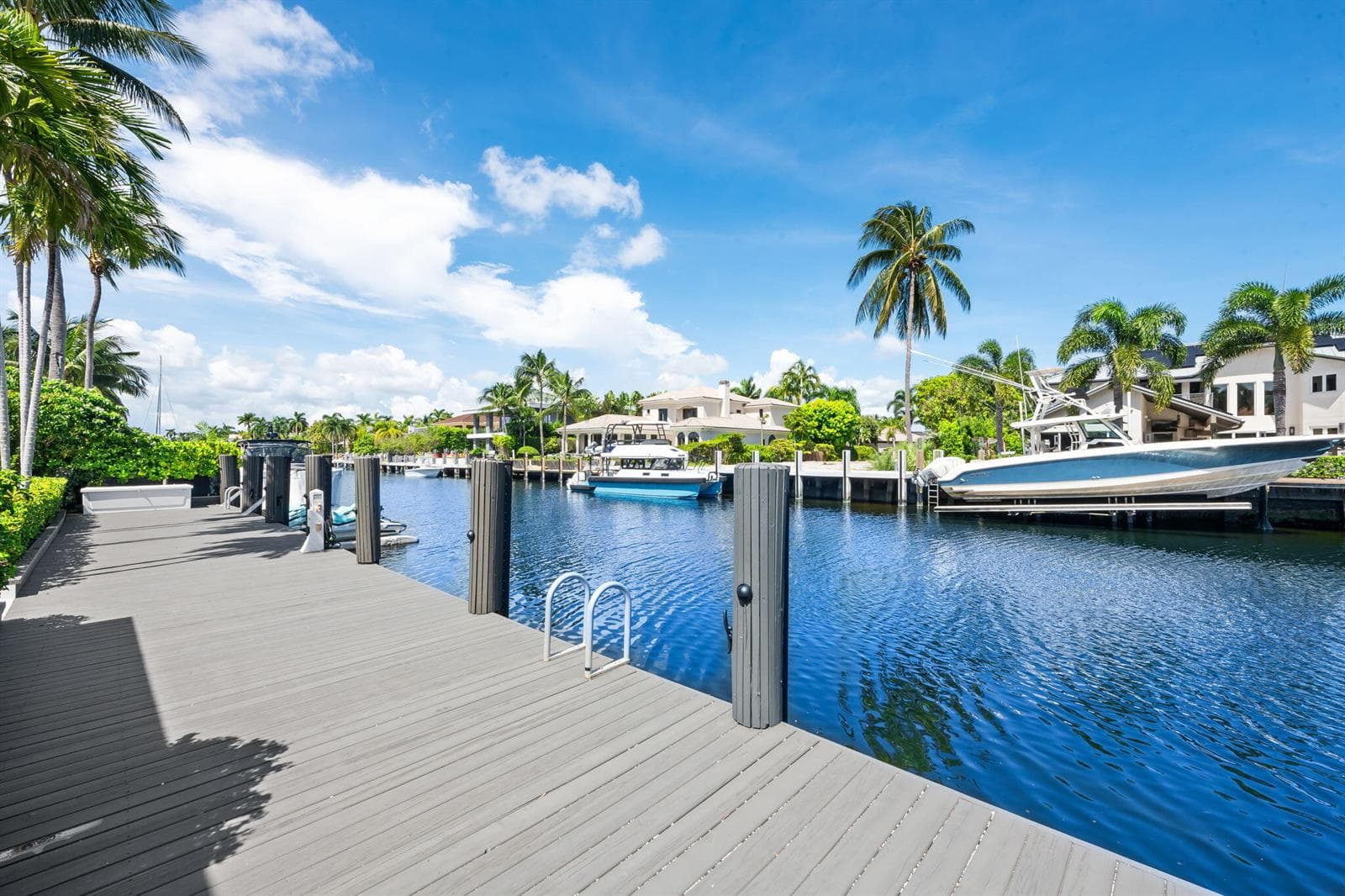 2525 Sea Island Dr