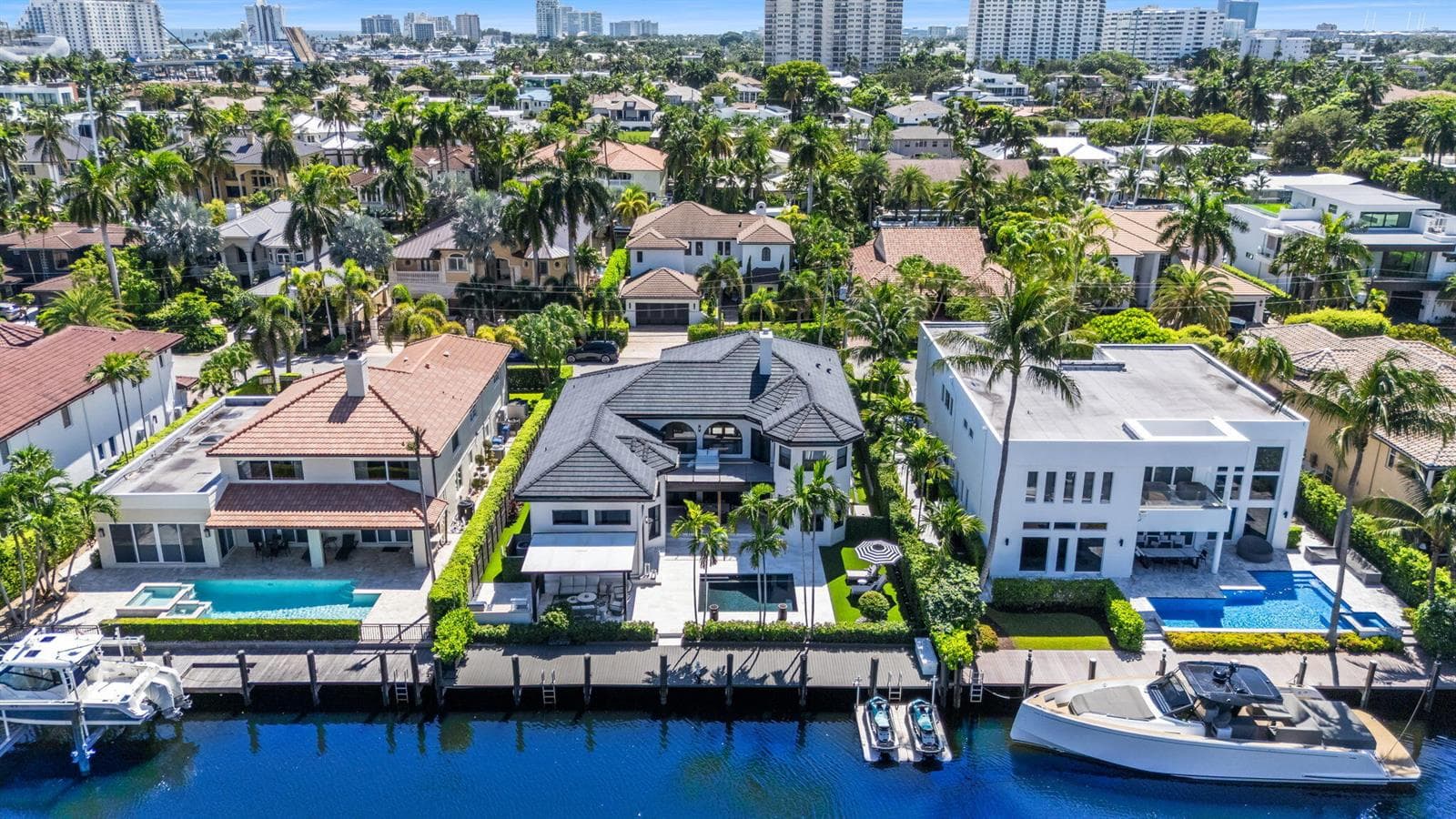 2525 Sea Island Dr