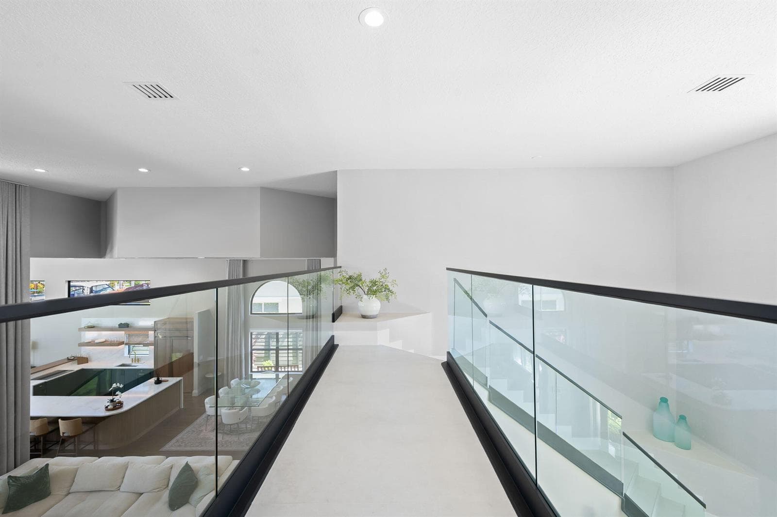 2525 Sea Island Dr