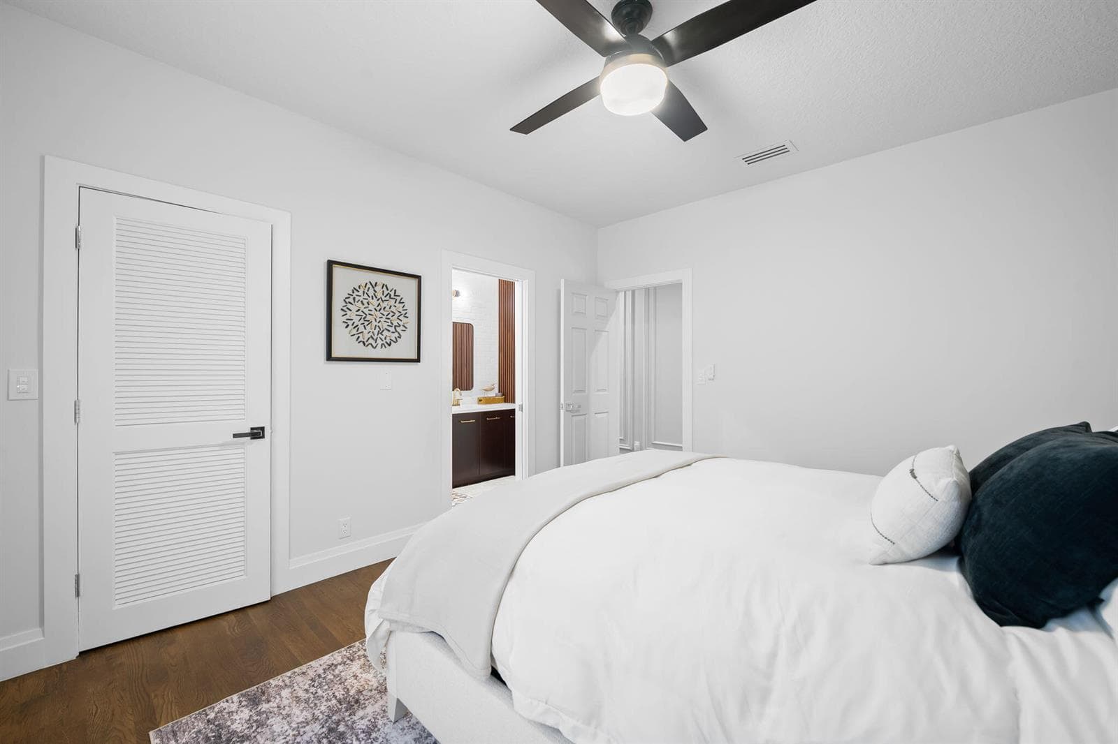 2525 Sea Island Dr