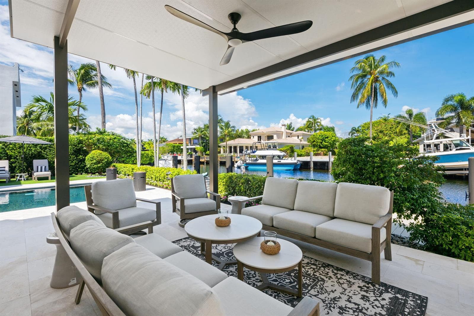 2525 Sea Island Dr