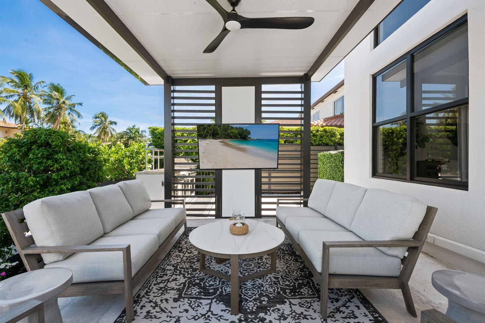 2525 Sea Island Dr