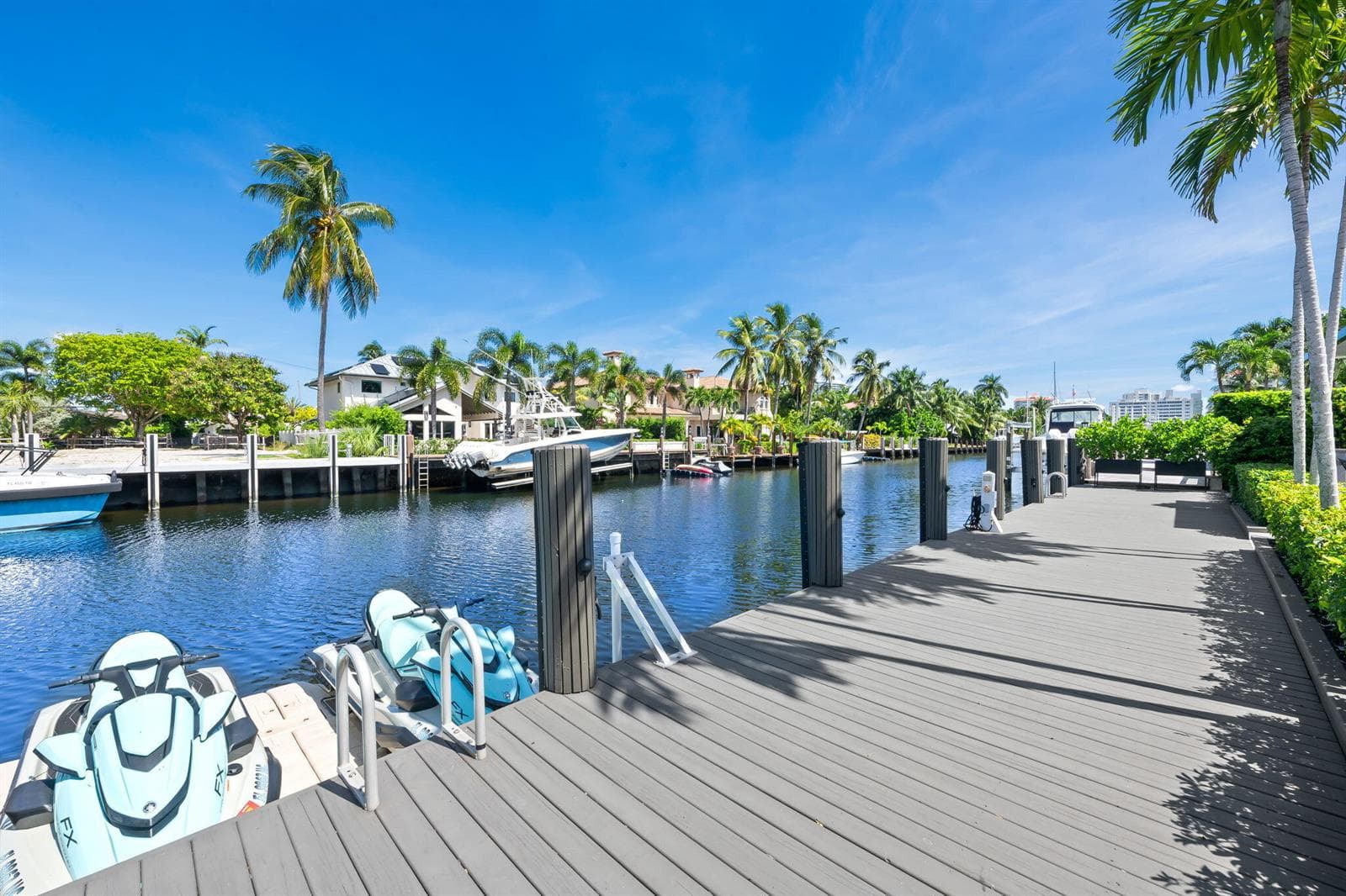 2525 Sea Island Dr